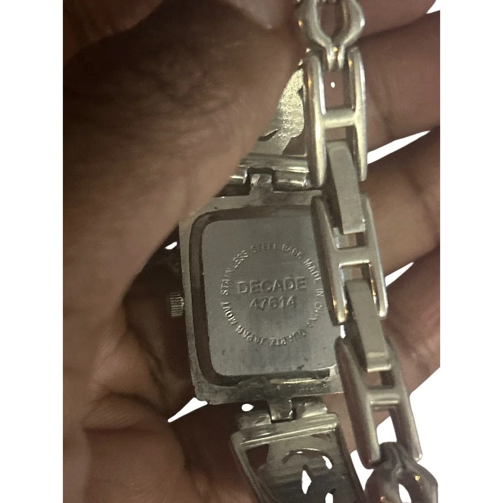 Decade quartz watch